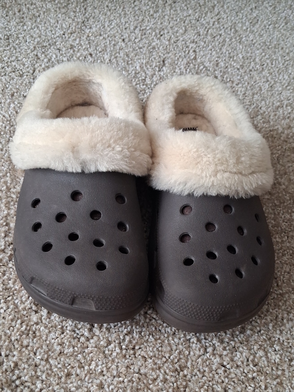 CROCS Faux-Fur Lined Clog in Brown and Cream